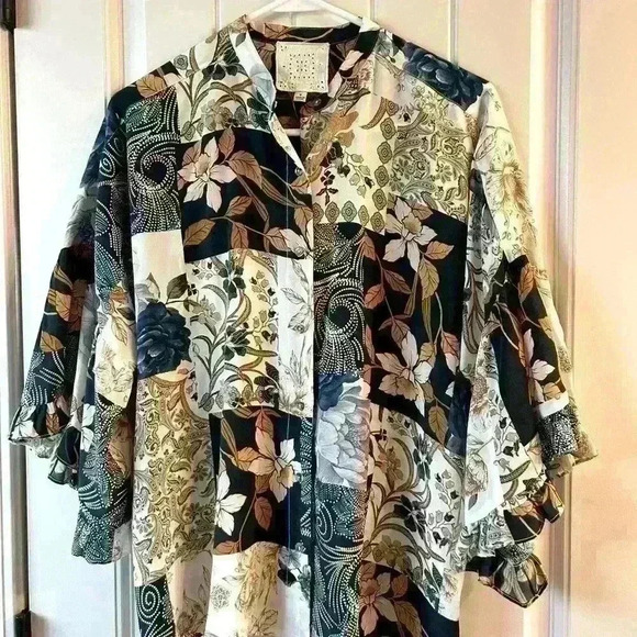 NWOT Johnny Was 100% silk Leo button down top - Picture 4 of 9